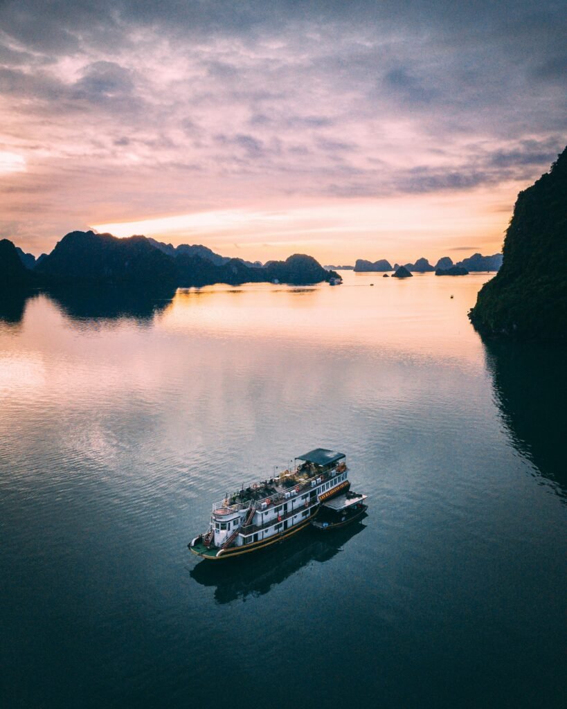 Vietnam 2-Weeks Itinerary- halong Bay